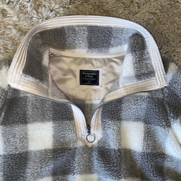 Abercrombie & Fitch Teddy Bear Sherpa Buffalo Grey Checkered 3/4 Zip Pockets M - Picture 5 of 9